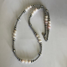 Load image into Gallery viewer, Navajo Pink Conch &amp; Sterling Silver Beaded Necklace 20”