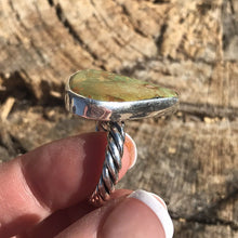 Load image into Gallery viewer, Navajo Royston Turquoise &amp; Sterling Silver Rope Style  Ring Size 6