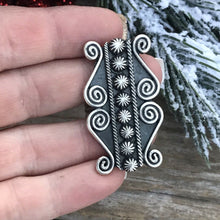 Load image into Gallery viewer, Beautiful Navajo Sterling Ring Size 7.5