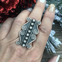 Load image into Gallery viewer, Beautiful Navajo Sterling Ring Size 7.5