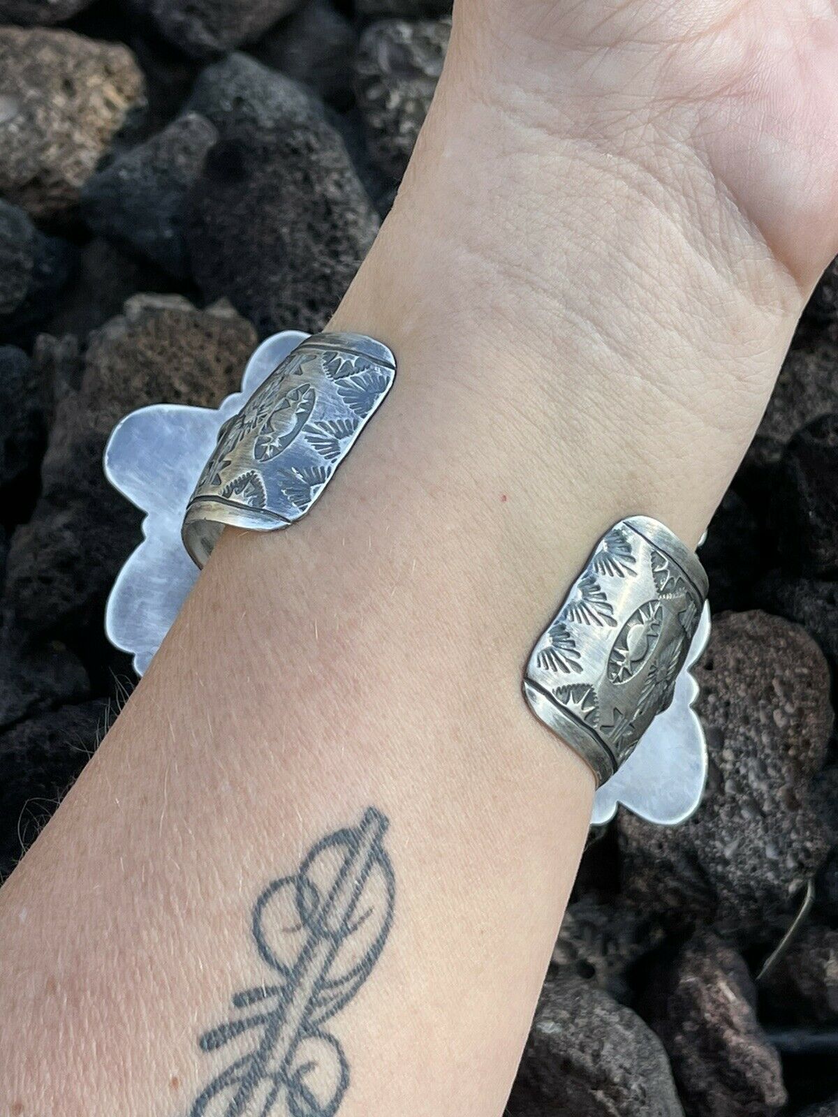 Gorgeous Navajo Sterling Silver Coin & Kingman Turquoise Bracelet Cuff