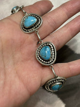 Load image into Gallery viewer, Navajo Sweet Kingman Turquoise &amp; Sterling Silver Twist  Link Bracelet