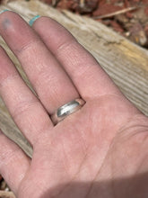 Load image into Gallery viewer, Navajo Purple Spiny &amp; Sterling Silver Ring Size 6
