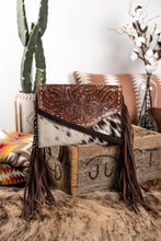 Load image into Gallery viewer, The Earp Cowhide Purse