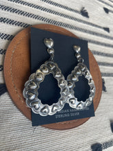 Load image into Gallery viewer, Navajo Sterling Silver Heart Dangle Earrings