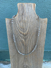 Load image into Gallery viewer, Navajo Pink Conch &amp; Sterling Silver Beaded Necklace 18”