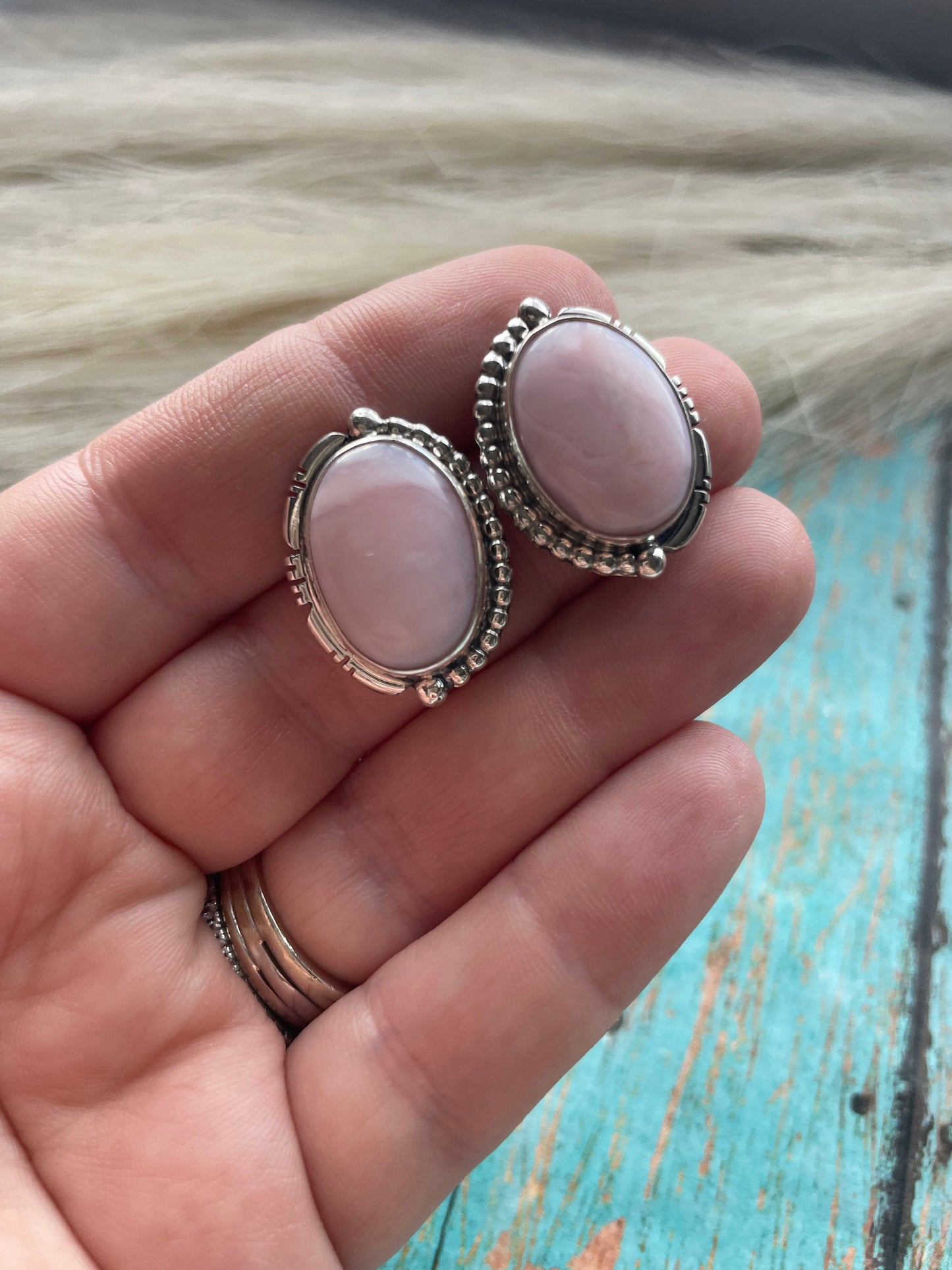 Navajo Sterling Silver Pink Conch Oval Stud Earrings